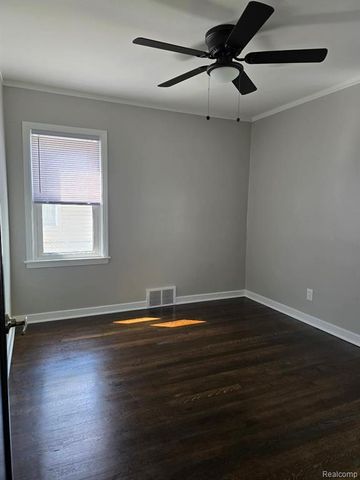 29571 Kelly Road, Roseville, MI 48066