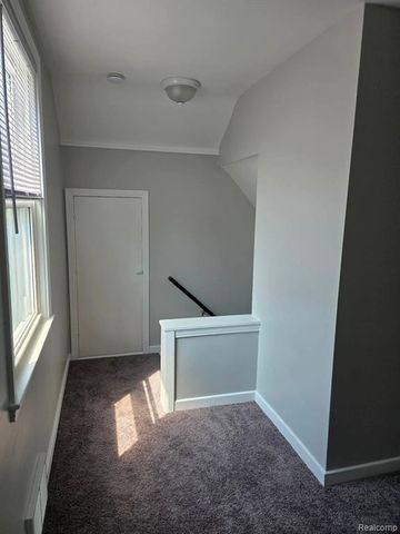 29571 Kelly Road, Roseville, MI 48066