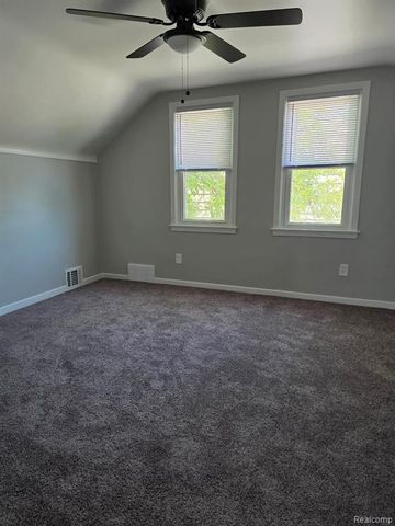 29571 Kelly Road, Roseville, MI 48066