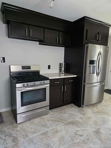 29571 Kelly Road, Roseville, MI 48066