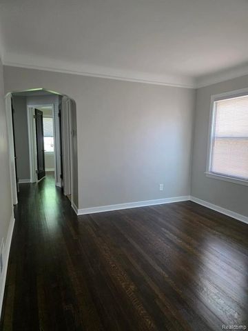 29571 Kelly Road, Roseville, MI 48066