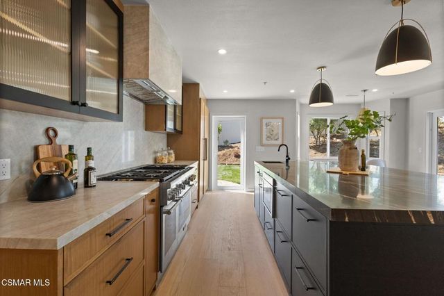 5354 Lewis Road, Agoura Hills, CA 91301