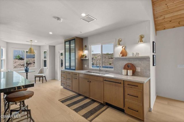 5354 Lewis Road, Agoura Hills, CA 91301