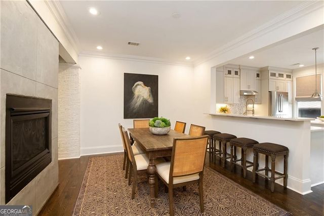 545 Canton Walk, Roswell, GA 30075