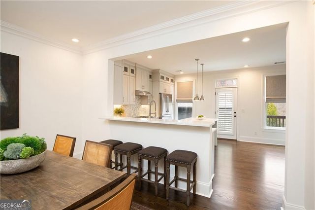 545 Canton Walk, Roswell, GA 30075