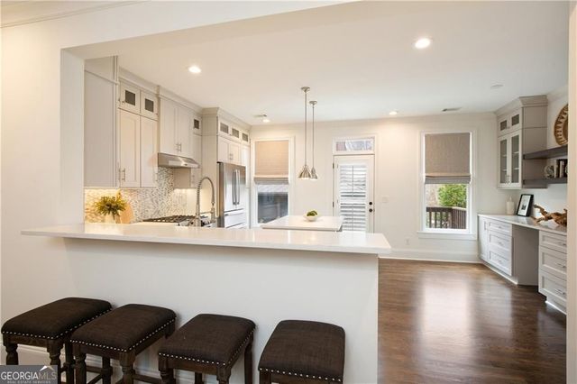 545 Canton Walk, Roswell, GA 30075