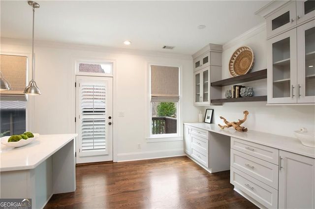 545 Canton Walk, Roswell, GA 30075