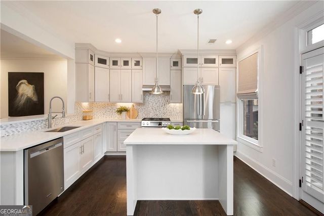 545 Canton Walk, Roswell, GA 30075