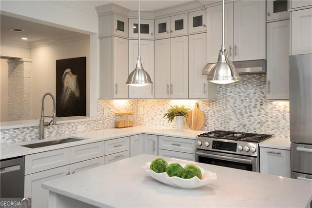 545 Canton Walk, Roswell, GA 30075