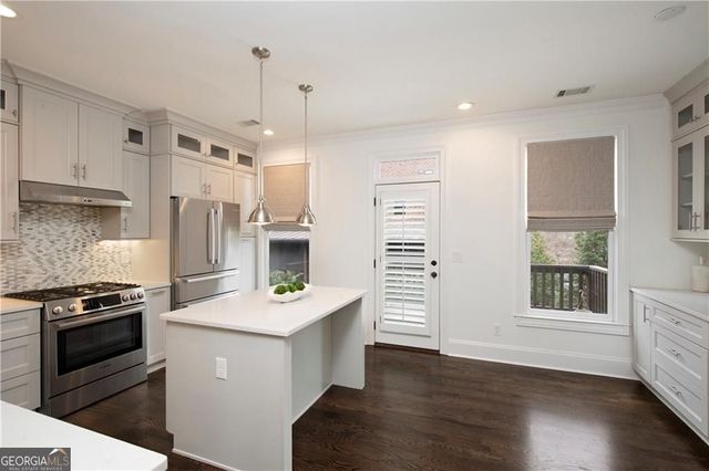 545 Canton Walk, Roswell, GA 30075