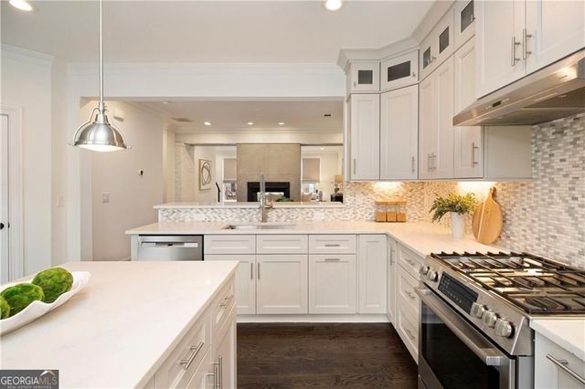 545 Canton Walk, Roswell, GA 30075