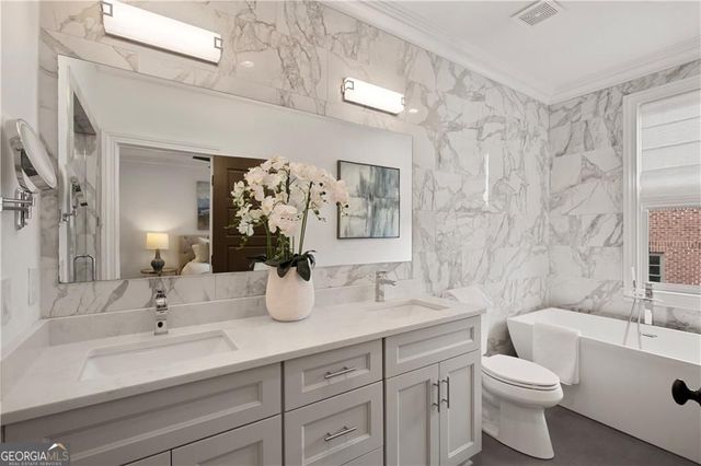 545 Canton Walk, Roswell, GA 30075