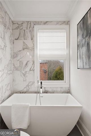 545 Canton Walk, Roswell, GA 30075