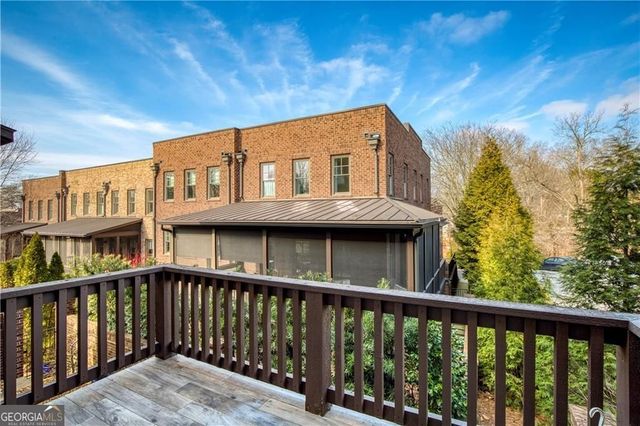 545 Canton Walk, Roswell, GA 30075