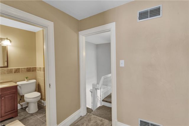 229 E College St., Canonsburg, PA 15317