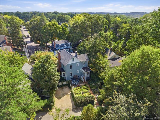 248 Glen Avenue, Sea Cliff, NY 11579