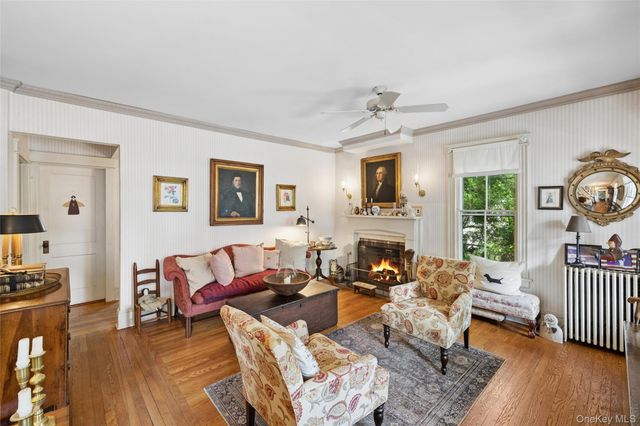 248 Glen Avenue, Sea Cliff, NY 11579