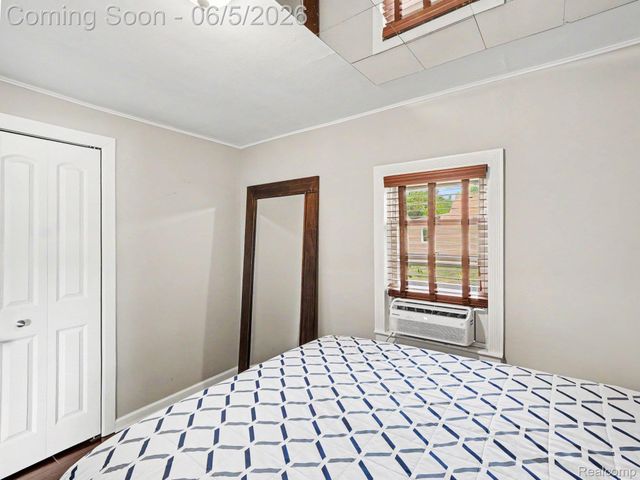 5860 Huron Street, Taylor, MI 48180
