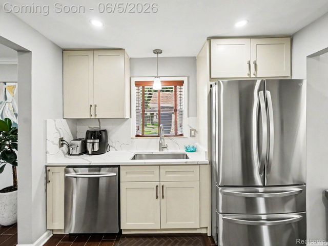 5860 Huron Street, Taylor, MI 48180