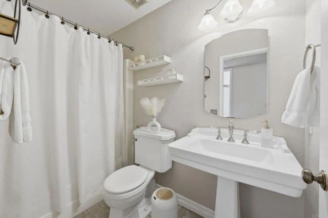 2553 Granada Circle, Spring Valley, CA 91977