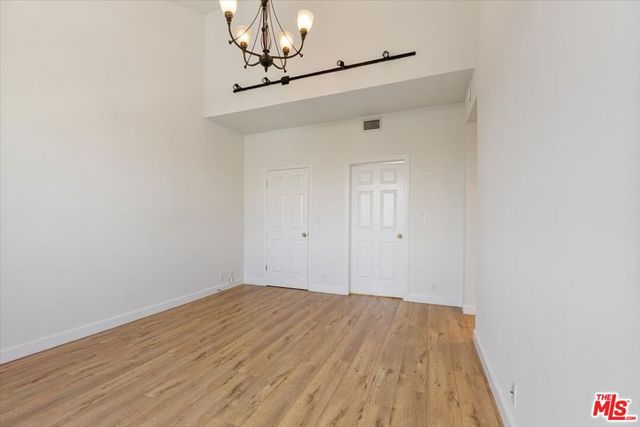 1433 Barry Avenue 301, Los Angeles, CA 90025