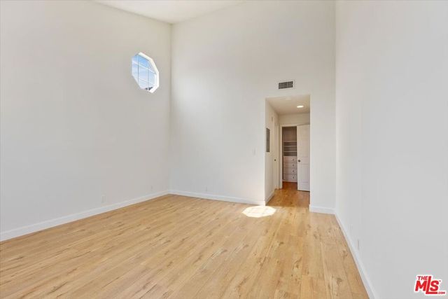 1433 Barry Avenue 301, Los Angeles, CA 90025