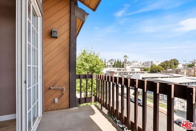 1433 Barry Avenue 301, Los Angeles, CA 90025