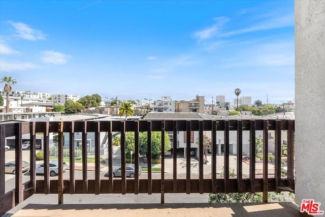 1433 Barry Avenue 301, Los Angeles, CA 90025