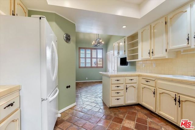 1433 Barry Avenue 301, Los Angeles, CA 90025