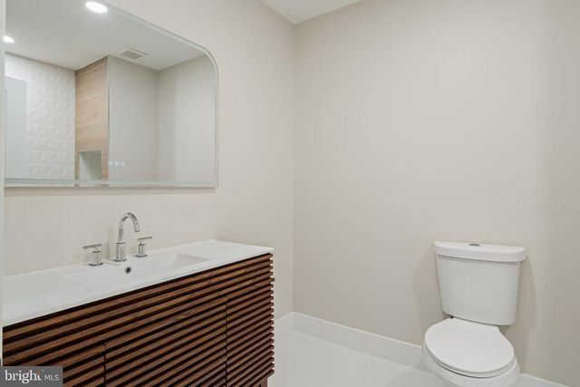 648 N 36TH ST, Philadelphia, PA 19104