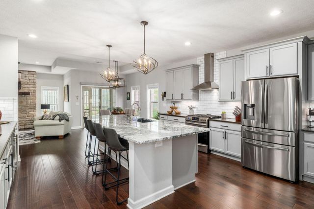 1126 Cross Creeks Ridge, Pickerington, OH 43147