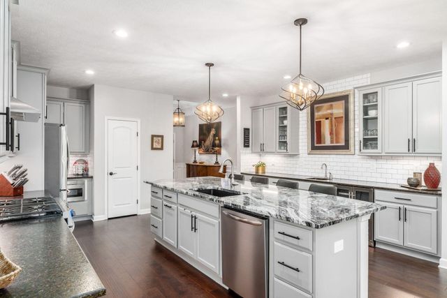 1126 Cross Creeks Ridge, Pickerington, OH 43147