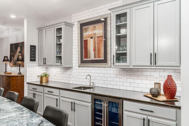 1126 Cross Creeks Ridge, Pickerington, OH 43147