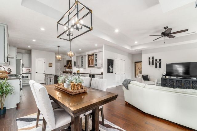 1126 Cross Creeks Ridge, Pickerington, OH 43147