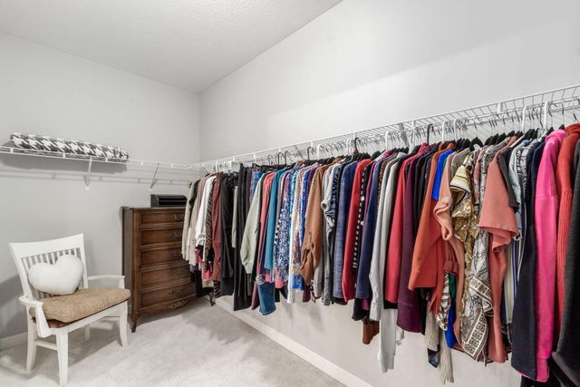 1126 Cross Creeks Ridge, Pickerington, OH 43147