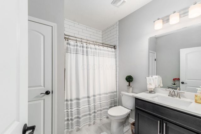 1126 Cross Creeks Ridge, Pickerington, OH 43147