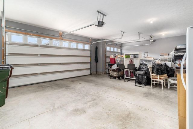 1126 Cross Creeks Ridge, Pickerington, OH 43147