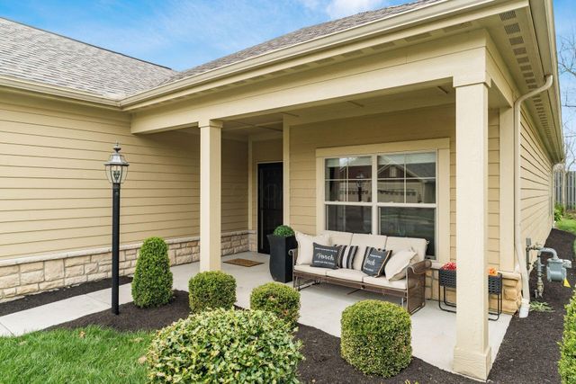 1126 Cross Creeks Ridge, Pickerington, OH 43147