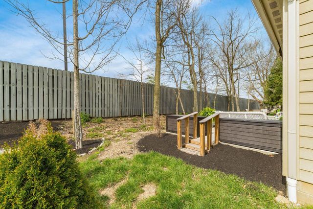 1126 Cross Creeks Ridge, Pickerington, OH 43147