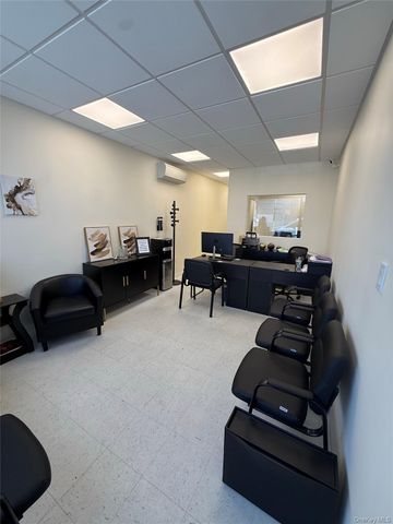 681 Hempstead Turnpike, Franklin Square, NY 11010