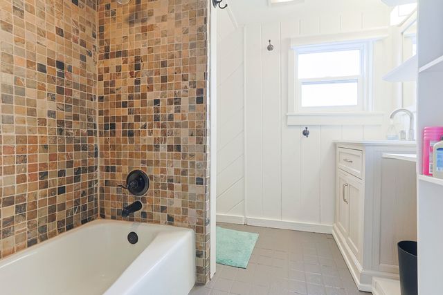 1002 Lake Boulevard, St. Joseph, MI 49085