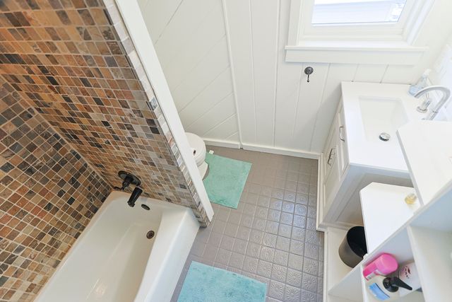 1002 Lake Boulevard, St. Joseph, MI 49085