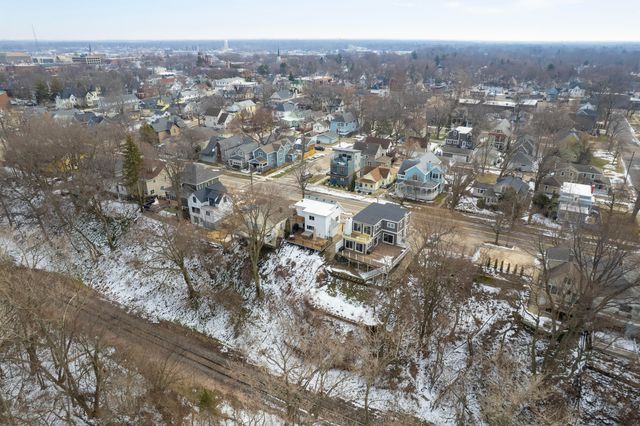 1002 Lake Boulevard, St. Joseph, MI 49085