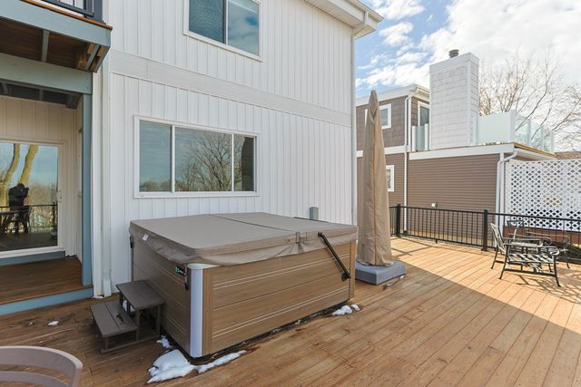 1002 Lake Boulevard, St. Joseph, MI 49085