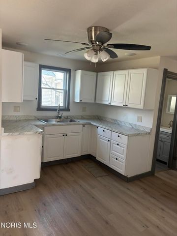 2841 N Detroit Avenue, Toledo, OH 43610