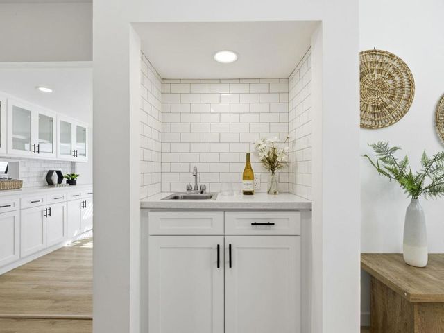 8446 Penfield Avenue, Canoga Park, CA 91306