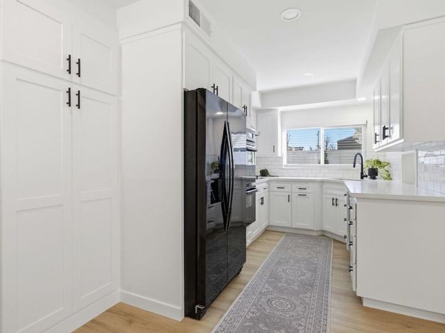 8446 Penfield Avenue, Canoga Park, CA 91306