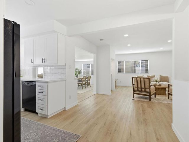 8446 Penfield Avenue, Canoga Park, CA 91306