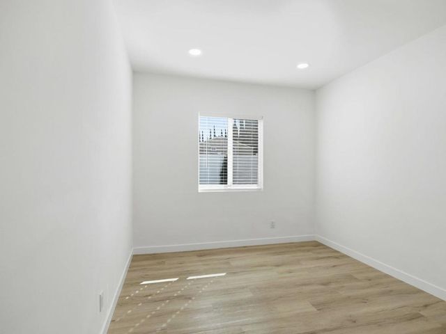 8446 Penfield Avenue, Canoga Park, CA 91306