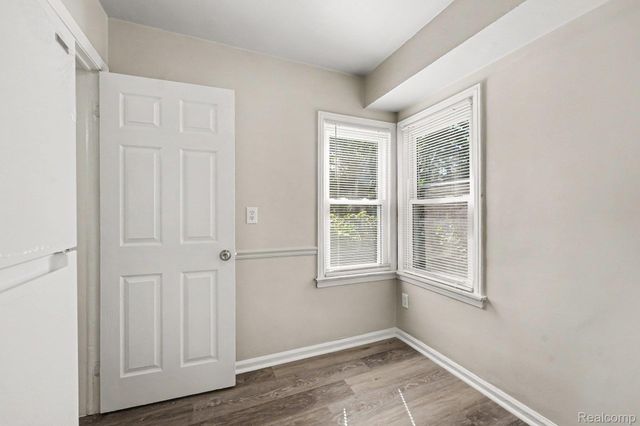 24435 Colgate Street, Dearborn Heights, MI 48125